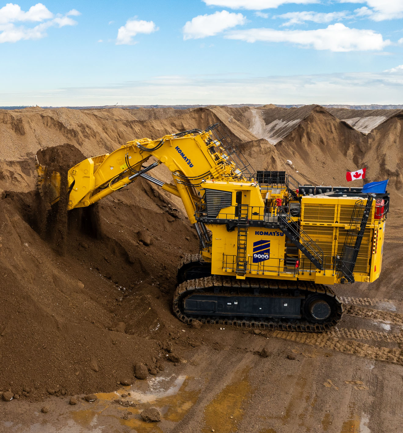 Komatsu Germany Mining Division and SMS Equipment debut the first PC9000 in Canada 
