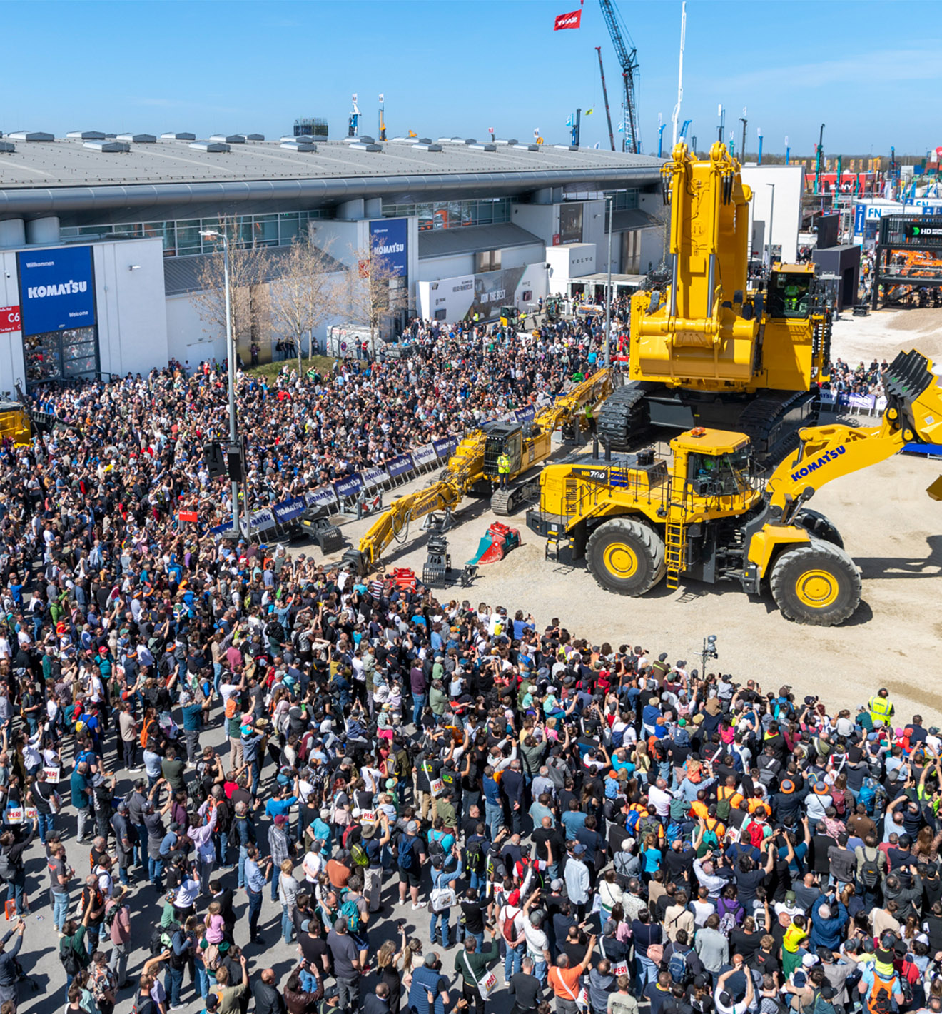 Komatsu at Bauma 2025: An Extraordinary Edition with Ground-breaking Innovations and Unprecedented Enthusiasm
